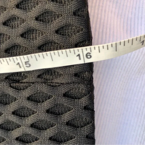 Express cut out mini skirt set Cropped Diamond Textured Sz. Small - Picture 8 of 13